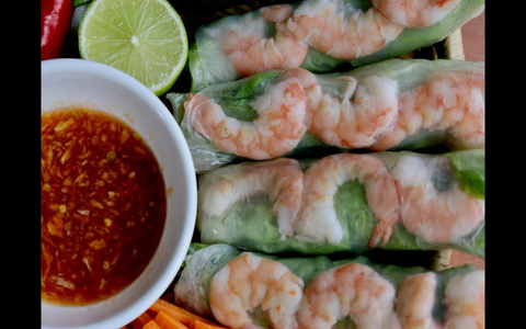Cách Làm Gỏi Cuốn Tôm Mắm Tỏi Ăn Mãi Không Chán