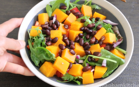 Bí ngô trộn đỗ đen tốt cho tim mạch