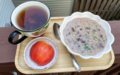 Bữa ăn sáng bổ máu làm ấm cơ thể, người hay lạnh tay chân nên ăn