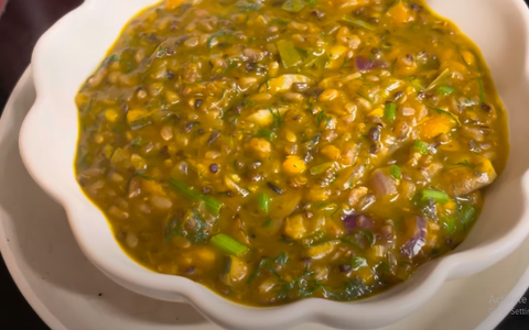 Dùng cơm nguội nấu cháo bí ngô kiểu này rất ngon