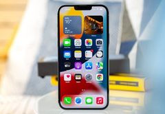 iPhone 13 Pro Max bị trắng màn hình khắc phục như thế nào?