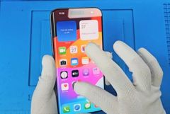 iPhone 15 Pro Max bị sọc màn hình do đâu, khắc phục thế nào