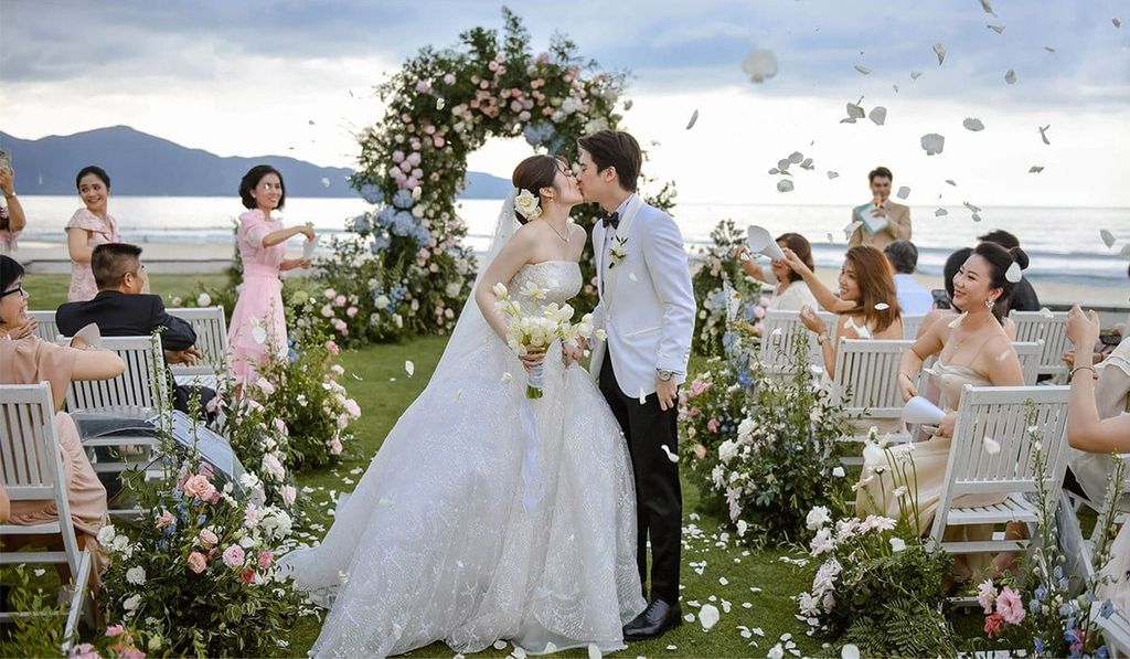 Hành trình từ “Yes” đến “I do”: Checklist chi tiết cho cặp đôi mới đính hôn