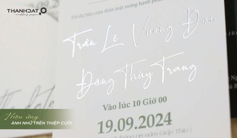 Hiệu ứng ánh nhũ thiệp cưới nổi bật và ghi dấu ấn từ ánh nhìn đầu tiên