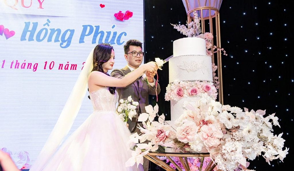 Hướng dẫn chọn bánh cưới: Từ hương vị đến thiết kế ấn tượng