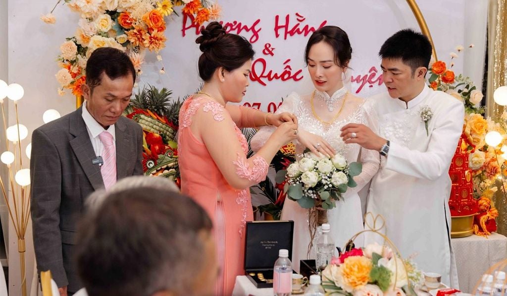 Nghi thức trao quà cưới: Ý nghĩa và gợi ý cách tổ chức trang trọng