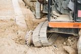 5 CÁCH HẠN CHẾ TUỘT XÍCH MÁY XÚC HIỆU QUẢ