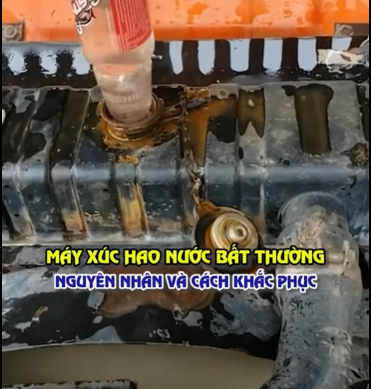 Máy Xúc Hao Nước Làm Mát - Nguyên Nhân Và Cách Xử Lý
