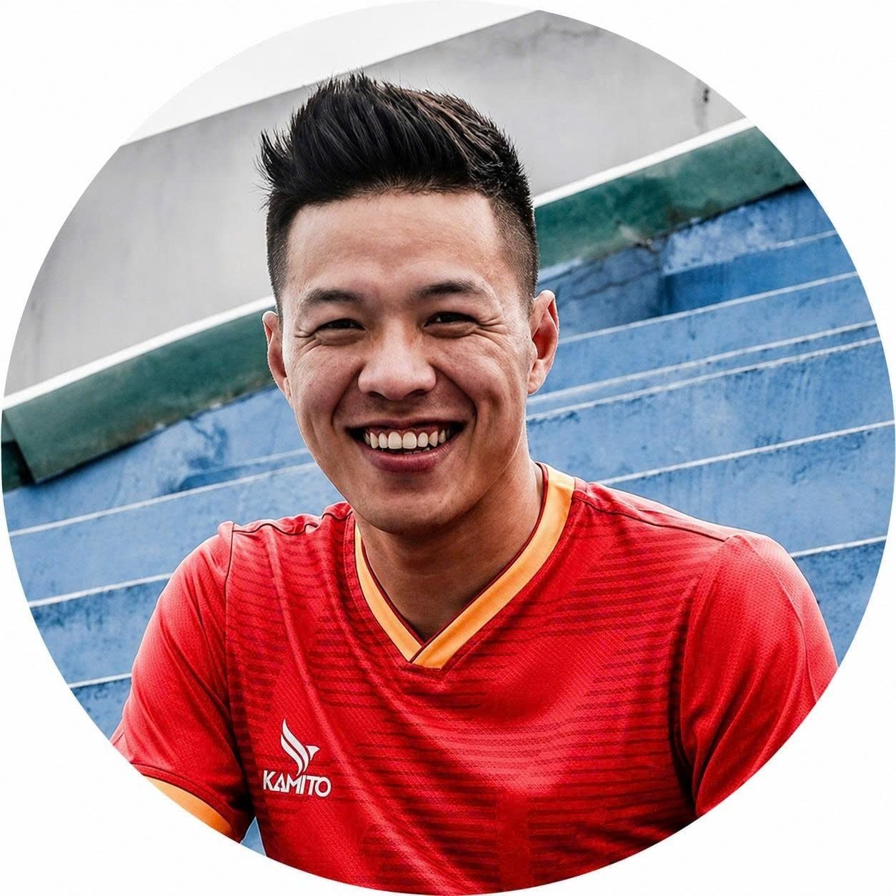 Football player Long Thổ