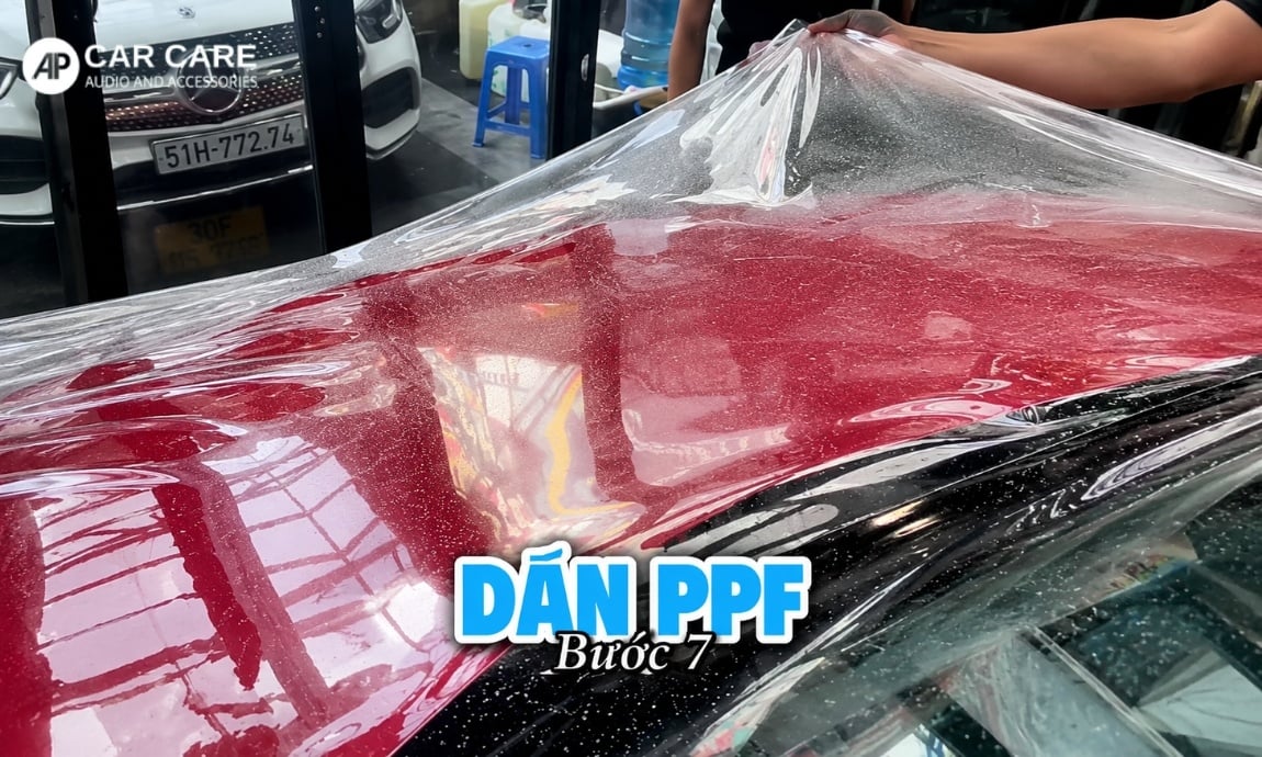 Bước 7: Dán màng phim PPF xe ô tô
