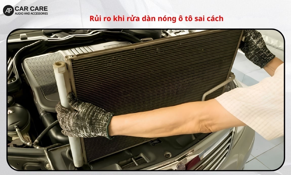 Rủi ro khi rửa dàn nóng ô tô sai cách