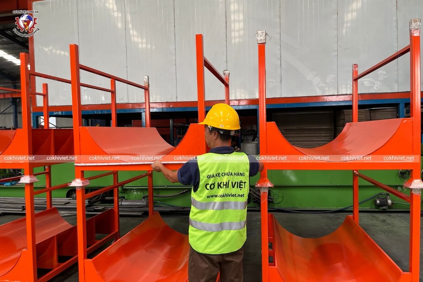 pallet sắt xếp chồng định vị