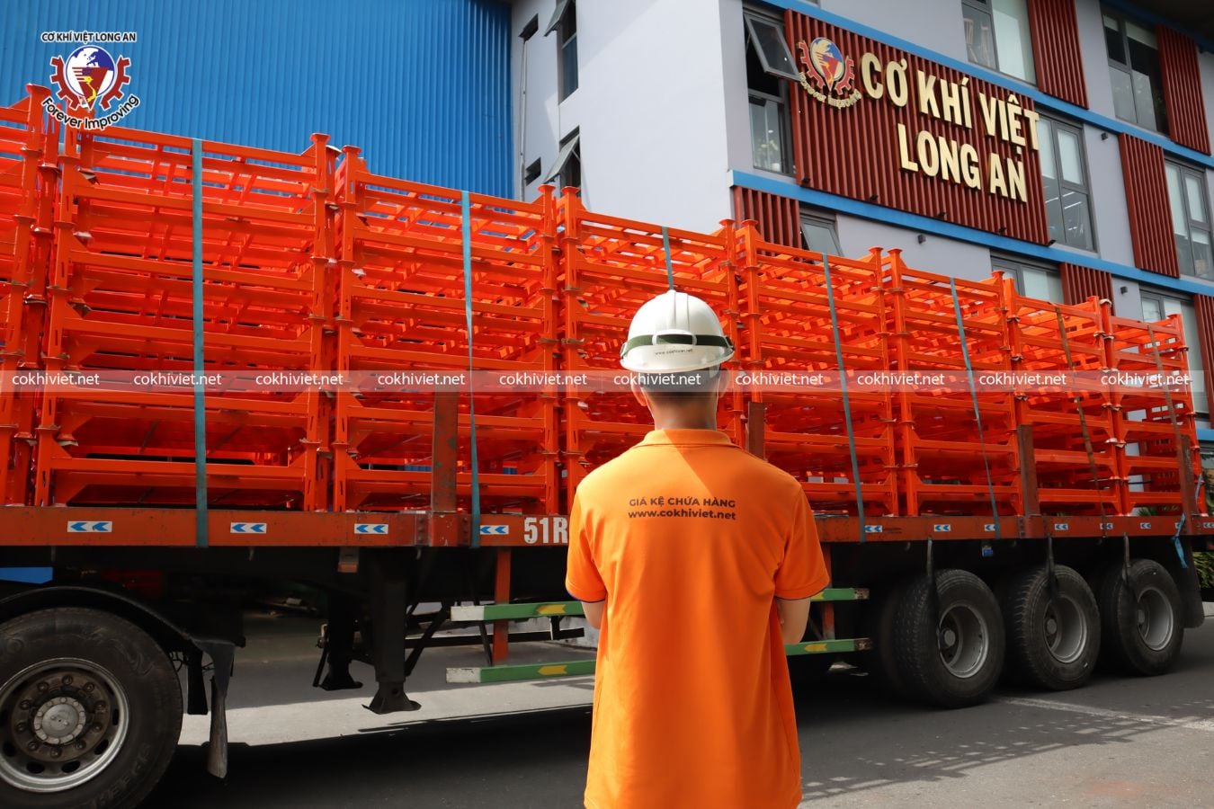 pallet sắt tại xưởng