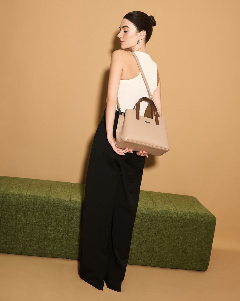 Khi nào nên chọn clutch, khi nào nên chọn crossbody?