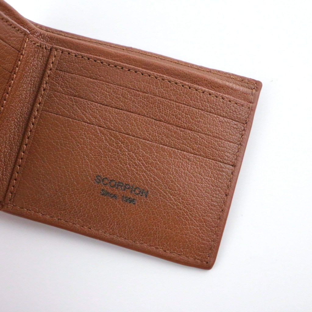 Vì sao ví da màu nâu được ưa chuộng ở châu Âu?