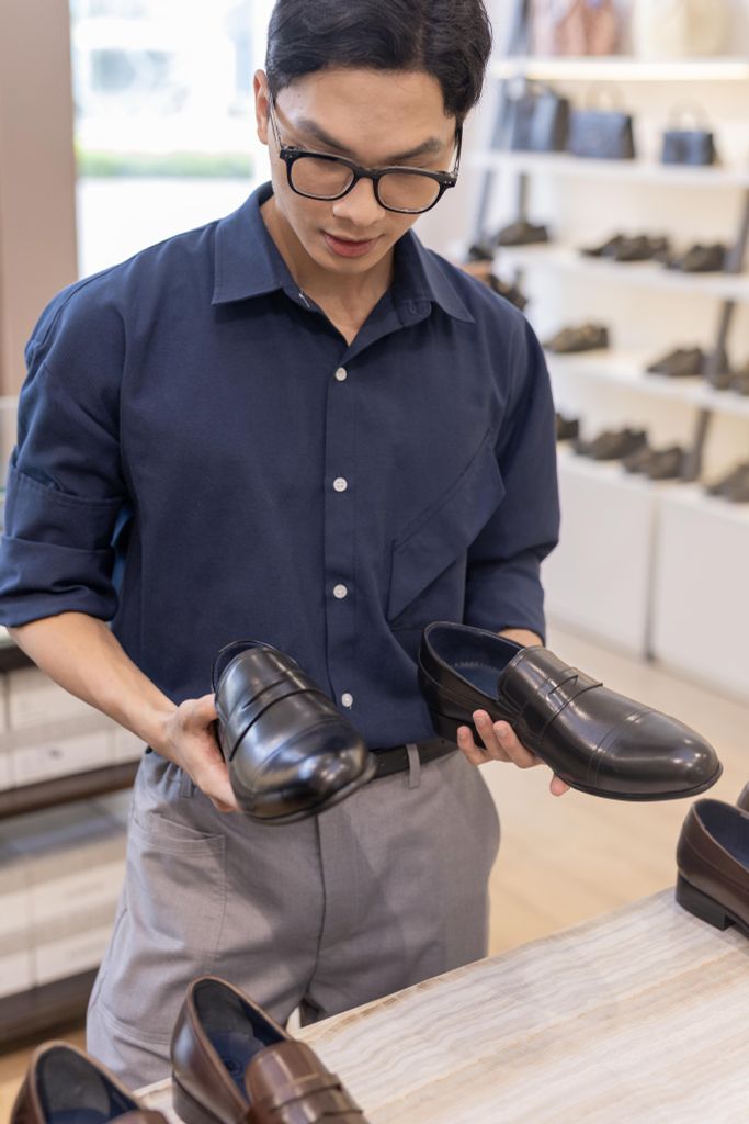 Giày lười và đời sống đô thị: Sự tiện nghi trong dáng vẻ thanh lịch