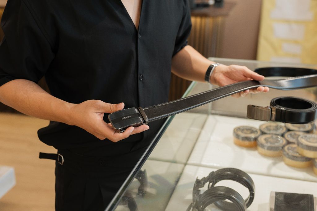 Vì Sao Thắt Lưng Luôn Được Xem Là “Người Bạn Đồng Hành” Của Suit?