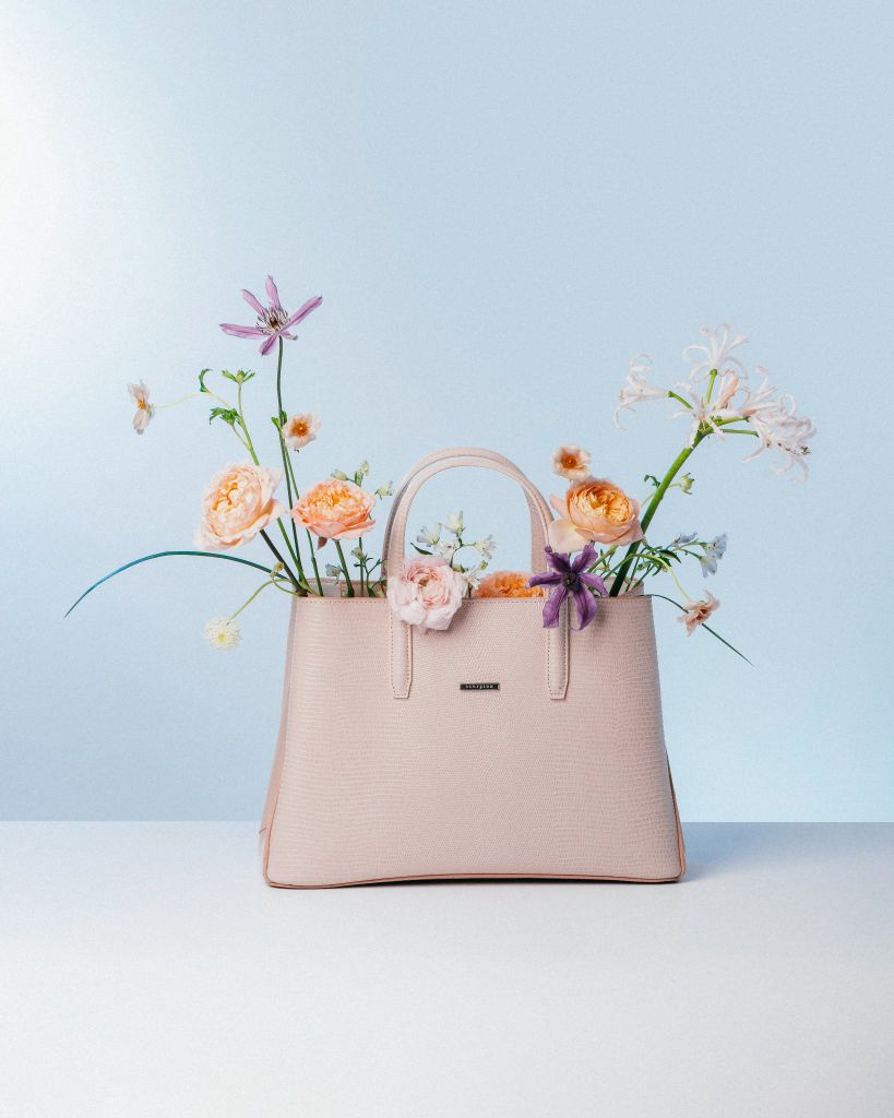 Quà Tặng 20/10: Bộ Sưu Tập Túi Xách Đơn Sắc – Vẻ Đẹp Tinh Tế Của Lời Yêu Thương