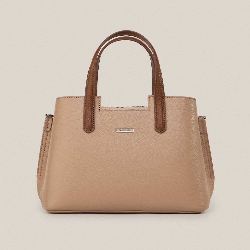 Đồ Da Trong Nhịp Sống Bận Rộn Hiện Đại