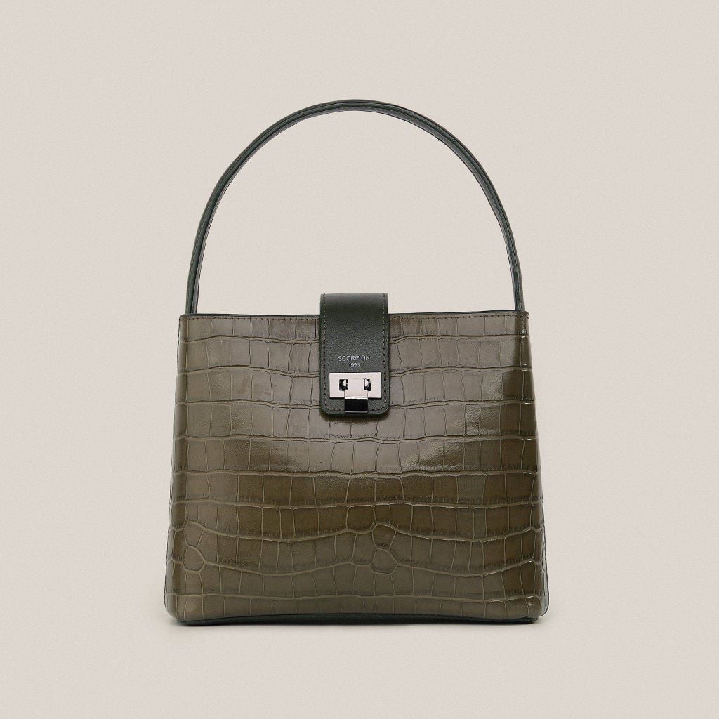 Một chiếc túi có thể tiết lộ gì về chủ nhân của nó?