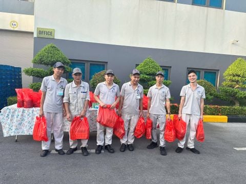 HTVG Rộn Ràng Trao Quà Nhân Ngày Quốc Tế Thiếu Nhi 1/6: Nuôi Dưỡng Những Mầm Non Tương Lai