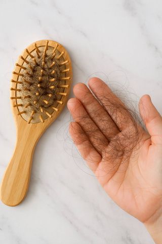 Liệu tóc có mọc được sau 7 ngày? Sự thật về chu kỳ mọc tóc và cách chăm sóc tóc đúng cách