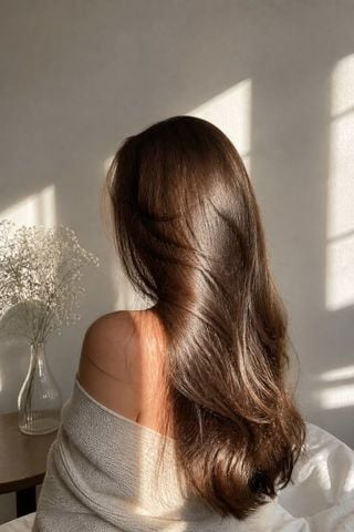 Bí quyết chăm da đầu hiệu quả giúp tóc dày lên tự nhiên