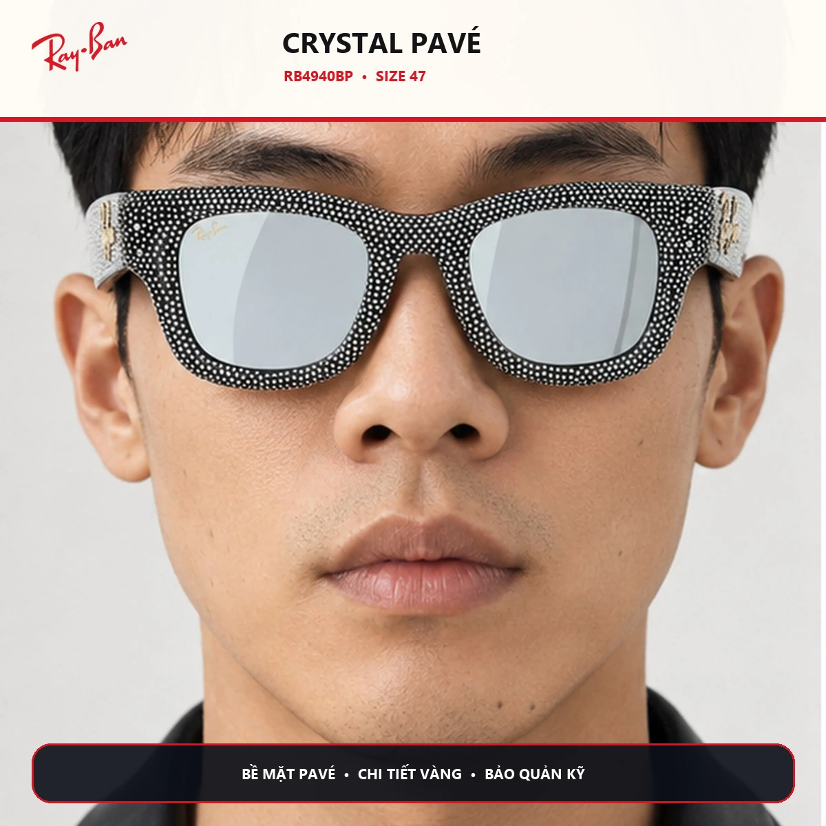 Người mẫu đeo Rayban Wayfarer Puffer Crystal Pavé RB4940BP