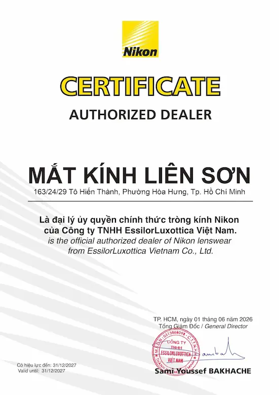 chứng nhận tròng kính Nikon chính hãng