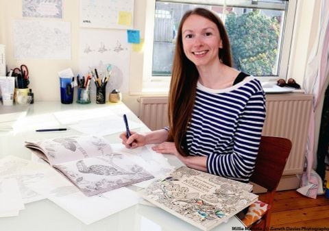 Người trẻ đang quay về sách tô màu: Câu hỏi về một thế hệ lo âu?