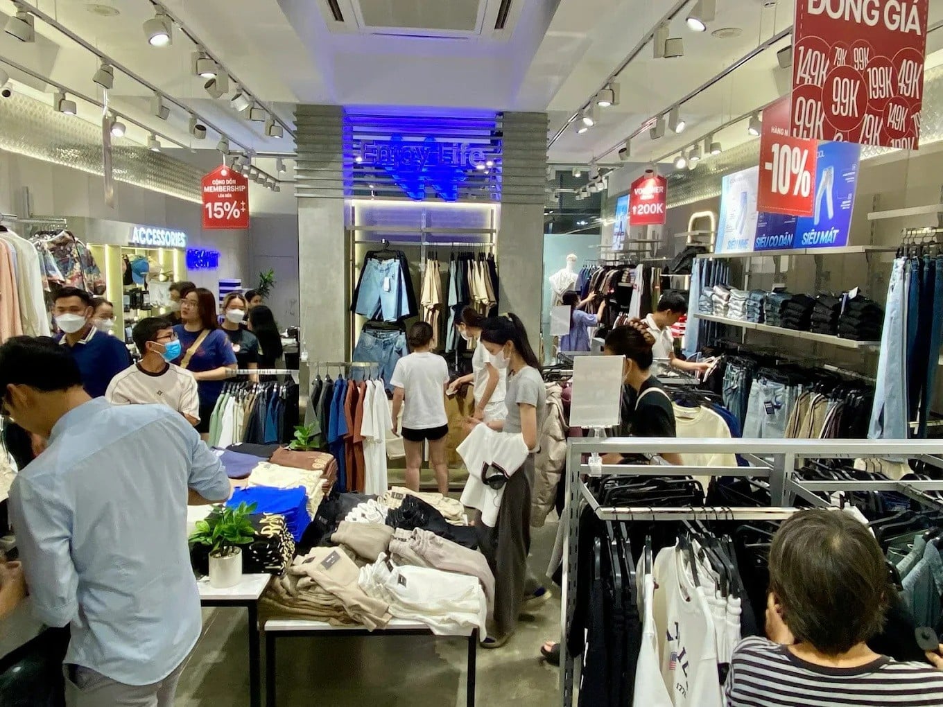 Top 15 Shop Áo Local Brand Nam Được Ưa Thích Nhất 2026