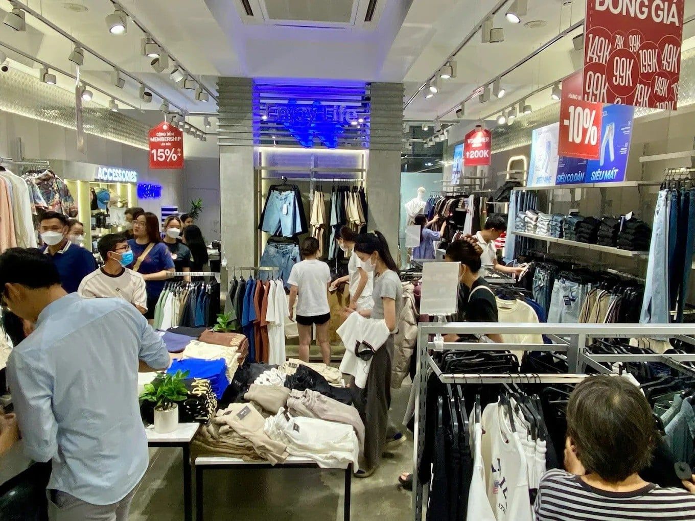 Top 15 Shop Áo Local Brand Nam Được Ưa Thích Nhất 2026