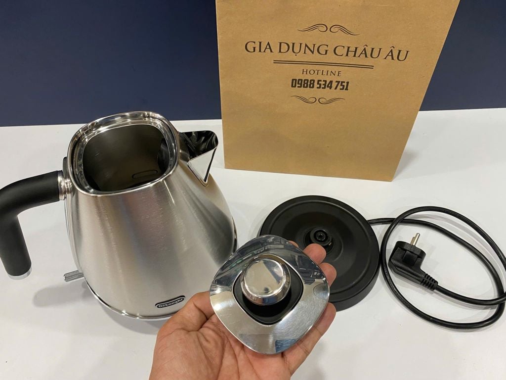 Ấm siêu tốc mini Delonghi Distinta KBI2001 M 1 7l 2000W