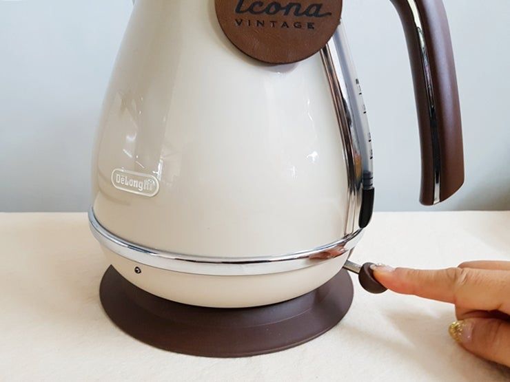 Ấm siêu tốc mini Delonghi KBOV Basket