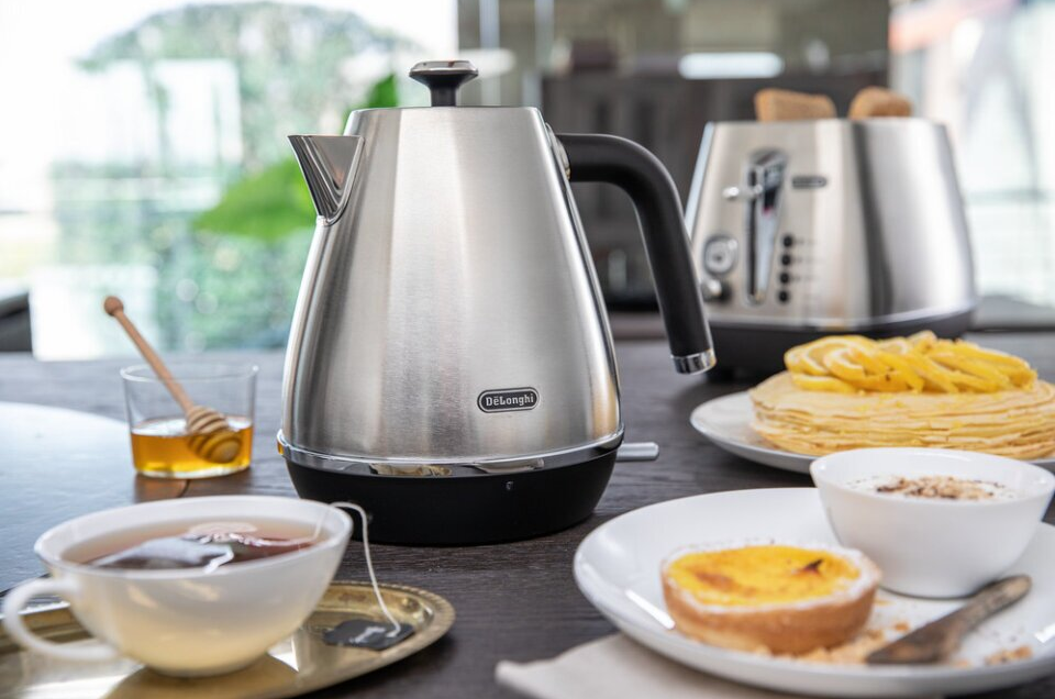 Bình đun siêu tốc mini Delonghi KBI2001