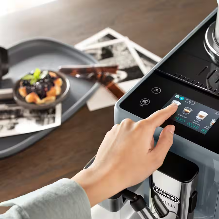 Màn hình cảm ứng của máy pha cà phê Delonghi Rivelia Exam440 55 G bean to cup coffee machine