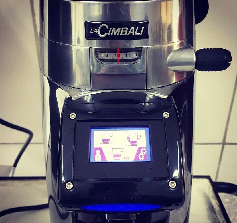 Màn hình cảm ứng của máy xay cafe điện tử Cimbali coffee grinder