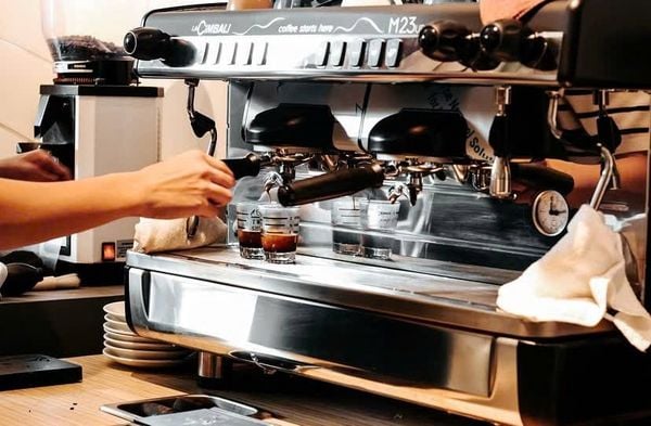 máy pha cafe espresso italia la Cimbali M23 UP/DT2 TC