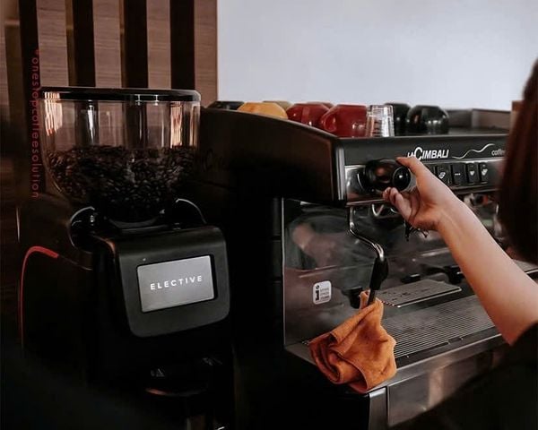 Máy pha cafe Capuchino La Cimbali espresso machine