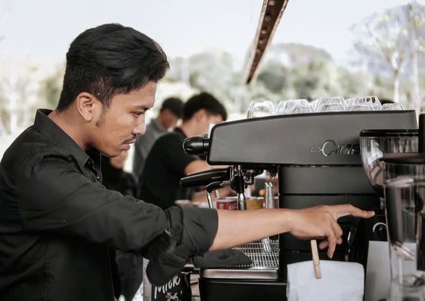 Máy pha cà phê Ý chuyên nghiệp Cimbali M23 2 groupes
