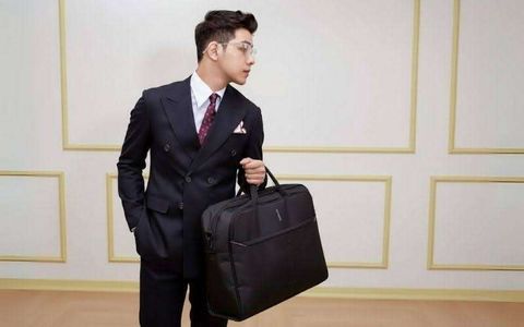 Cách Phối Túi Xách Công Sở Với Vest Nữ Chuẩn Chuyên Nghiệp