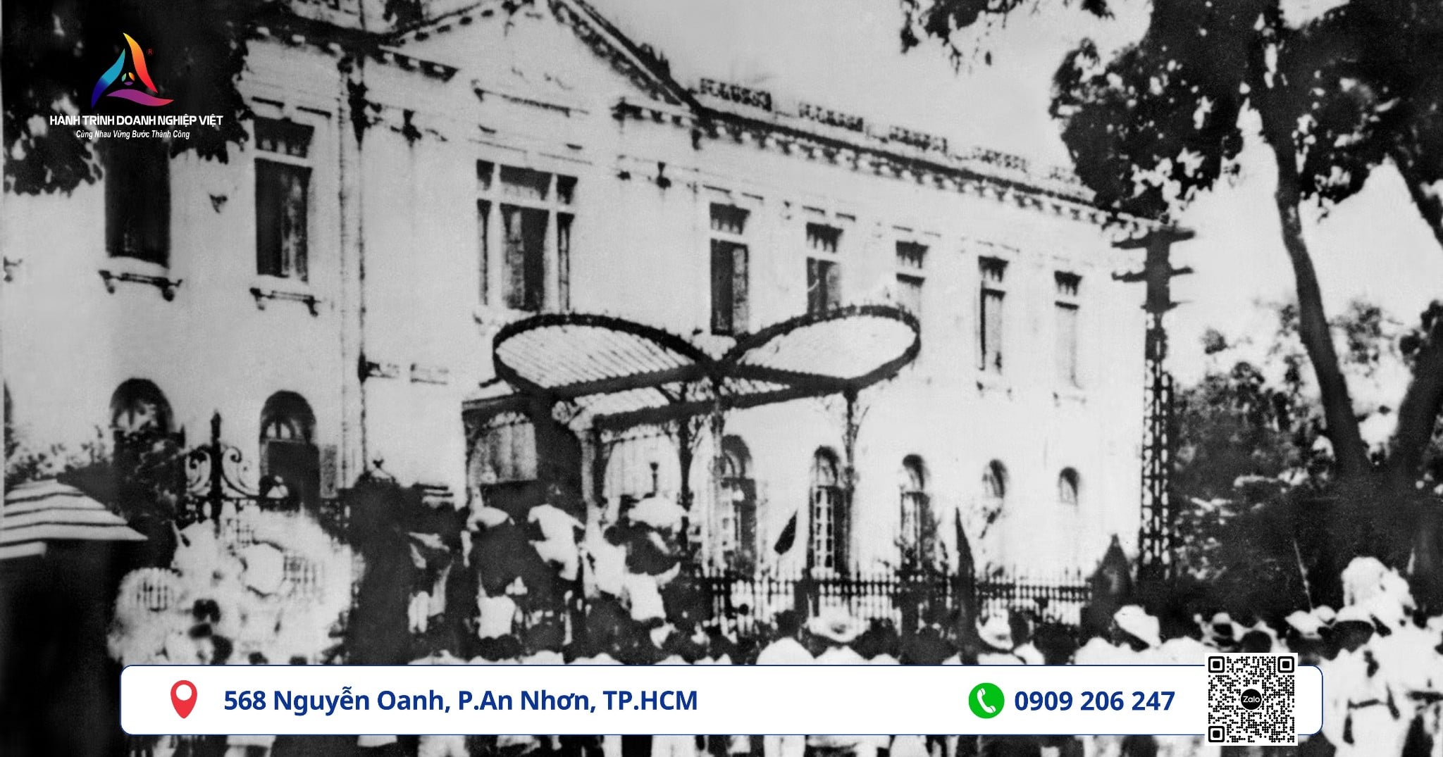 Quần chúng cách mạng và tự vệ chiếm Phủ Khâm sai ngày 19/8/1945