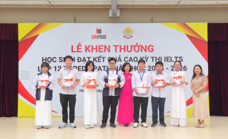 LỄ KHEN THƯỞNG HỌC SINH ĐẠT KẾT QUẢ IELTS CAO NĂM HỌC 2025-2026
