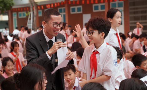 HÒA CÙNG KHÔNG KHÍ NGÀY HỘI TIẾNG ANH THCS NGUYỄN DU
