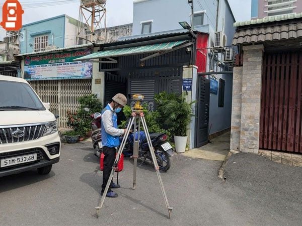 đặt máy thuỷ bình