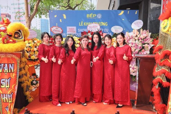 Bếp Eu 96 Trần Duy Hưng Khai Trương