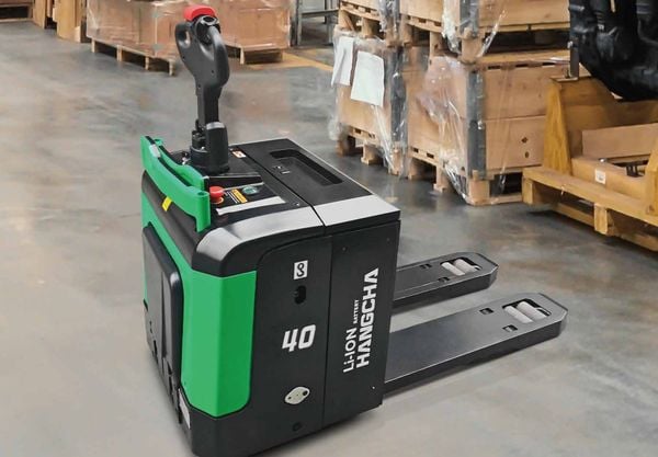 Xe nâng tay điện thấp pin Lithium HANGCHA