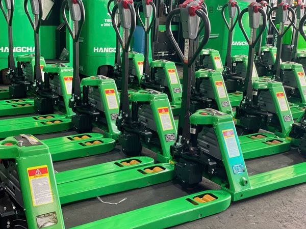 Xe nâng tay điện thấp linh hoạt HANGCHA tại kho 1.5-2.5 tấn