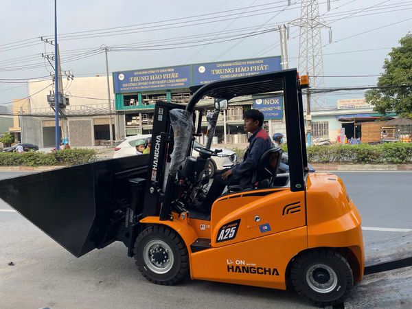 gầu xúc trên xe nâng Hangcha