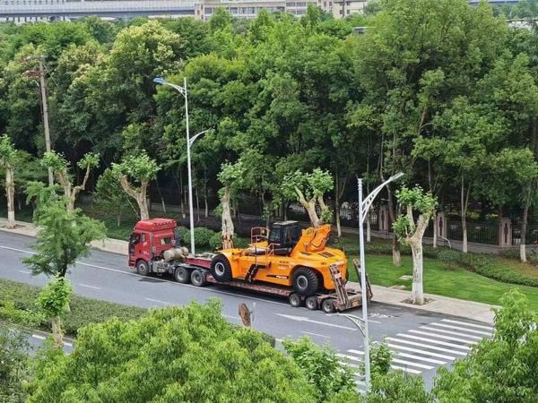 Xe Nâng Điện Lithium Gắp Cont 45 Tấn Hangcha - Mạnh Mẽ, Bảo Hành 6 Năm Cực Bền Bỉ Giá Mềm